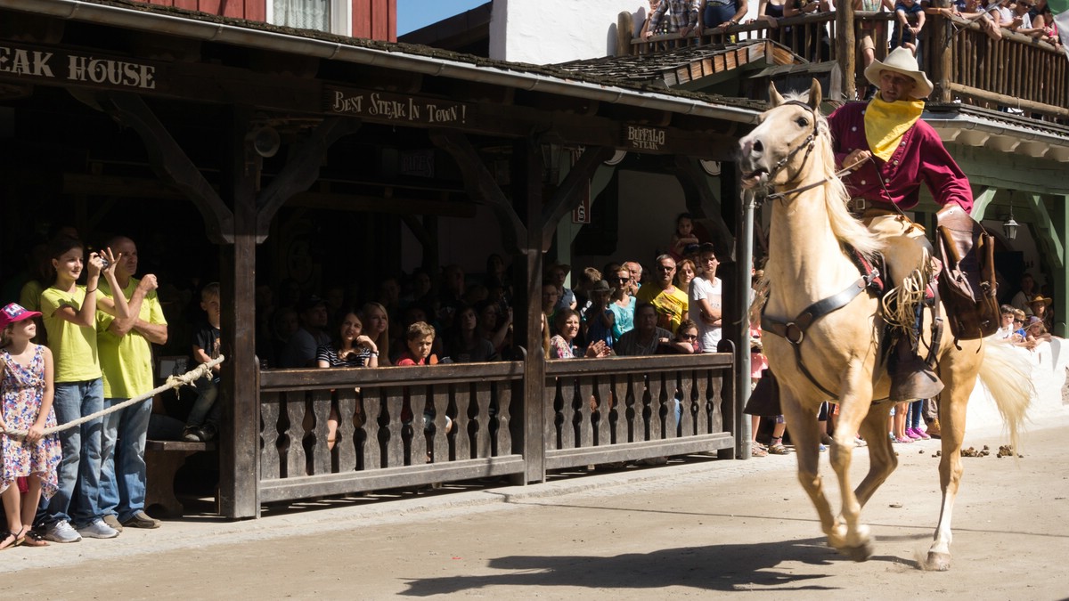 O Fotomagazin / Pullman City 2016